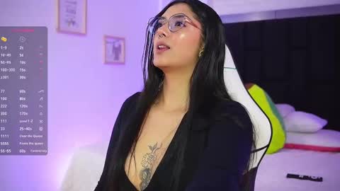 Mariana  online show from September 2025 06:51:01 PM