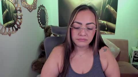 Snapshot of marianalopez81 chatting on April 2026 01:08:01 AM Mariana Lopez online show from April 2026 01:08:01 AM