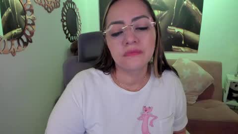 Snapshot of marianalopez81 chatting on April 2026 02:27:02 AM Mariana Lopez online show from April 2026 02:27:02 AM