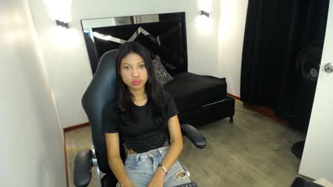 Snapshot of marianarojas_ chatting on July 2026 03:57:02 AM Mariana online show from July 2026 03:57:02 AM