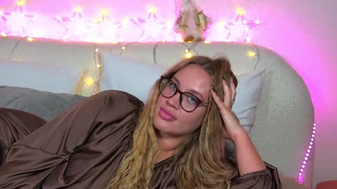 Maria online show from December 2024 12:37:01 PM