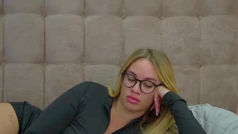 Maria online show from March 2025 03:43:02 AM