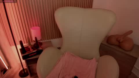 Marian Love  online show from February 2025 02:02:01 PM