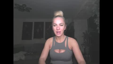 marianna1977 online show from April 2026 06:32:02 PM