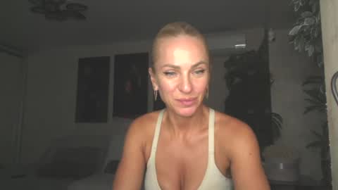 marianna1977 online show from July 2026 07:30:01 PM