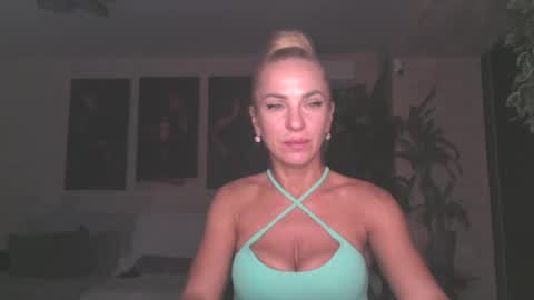 marianna1977 online show from August 2026 07:17:01 PM