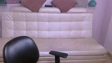 Snapshot of marianne_cam chatting on April 2026 05:30:01 PM marianne_cam online show from April 2026 05:30:01 PM
