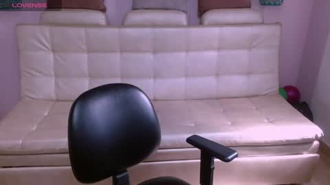 Snapshot of marianne_cam chatting on June 2026 02:33:01 PM marianne_cam online show from June 2026 02:33:01 PM
