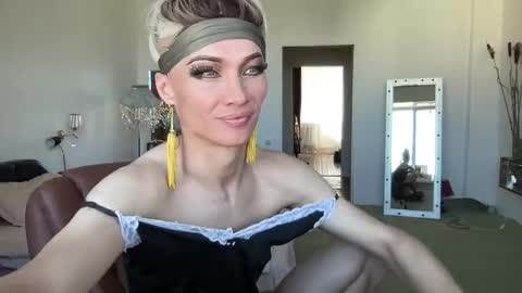 Mari online show from April 2026 07:07:01 AM