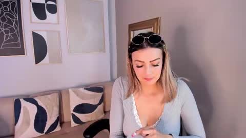 Snapshot of marie_bass chatting on June 2026 02:04:01 PM marie_bass online show from June 2026 02:04:01 PM