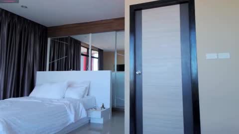 Marie online show from September 2025 08:05:02 AM