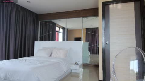 Marie online show from April 2026 02:28:01 AM