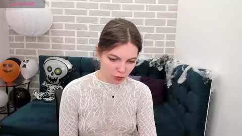 Snapshot of marie_reyes_ chatting on October 2025 01:46:01 AM Mary 3 online show from October 2025 01:46:01 AM