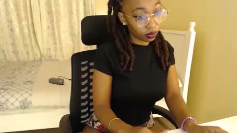 mariejuana online show from November 2025 10:50:02 AM