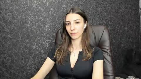marielleanker online show from October 2025 12:37:01 PM