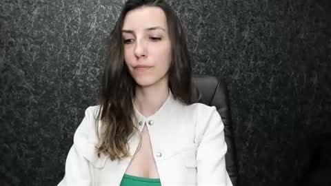 marielleanker online show from November 2025 12:52:02 AM