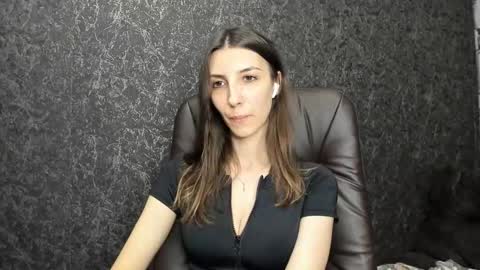 marielleanker online show from November 2025 04:30:01 PM