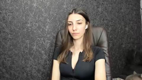 marielleanker online show from November 2025 04:42:01 PM