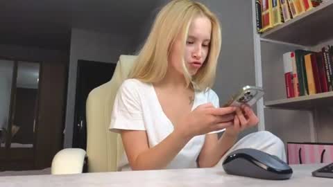 Snapshot of marietta__castro chatting on June 2026 04:08:02 PM Marietta online show from June 2026 04:08:02 PM