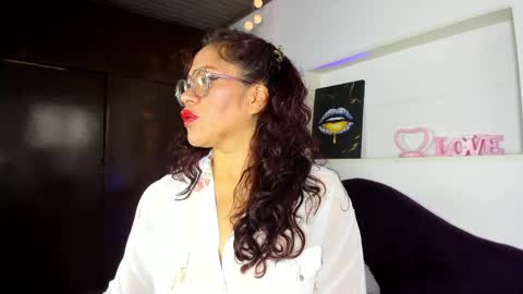 Snapshot of mariia_paulaa chatting on May 2026 01:18:01 PM mariia_paulaa online show from May 2026 01:18:01 PM