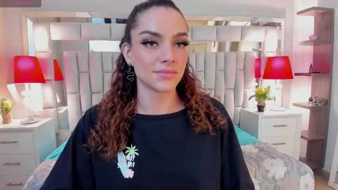 mariiahneedles online show from October 2025 10:51:02 PM