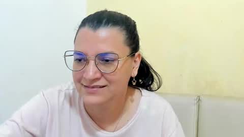 Snapshot of marilyn_garcia chatting on May 2026 01:52:01 PM MARILYN SEXY online show from May 2026 01:52:01 PM