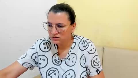 Snapshot of marilyn_garcia chatting on May 2026 02:44:01 PM MARILYN SEXY online show from May 2026 02:44:01 PM