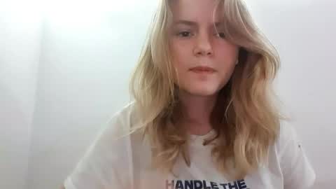 Esma online show from December 2025 12:47:02 PM