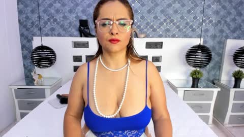 Snapshot of marilynvega77 chatting on December 2024 03:51:01 AM Marilyn Vega online show from December 2024 03:51:01 AM