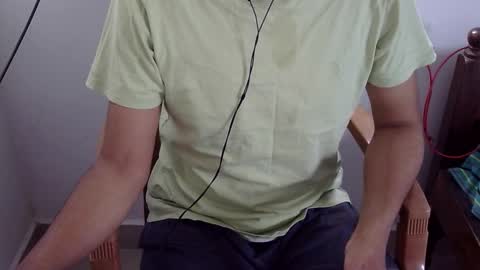 Snapshot of marinavine chatting on February 2026 03:48:01 AM The SHY UncutBoy online show from February 2026 03:48:01 AM