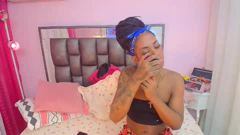 Nathaly online show from October 2025 01:50:02 PM