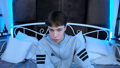 Mark online show from December 2025 10:53:01 AM