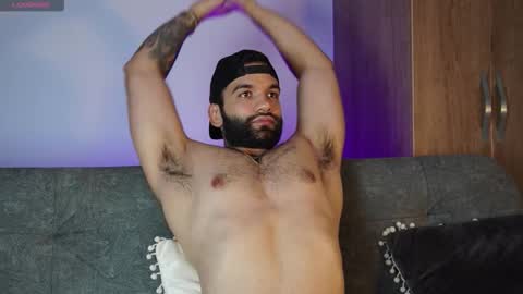 Mark online show from October 2025 09:50:01 PM