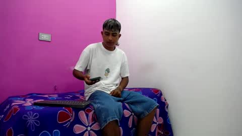 mark_latin18 online show from February 2025 03:29:02 AM