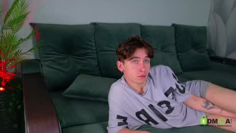 Snapshot of mark_safr chatting on May 2026 03:22:02 PM Mark online show from May 2026 03:22:02 PM