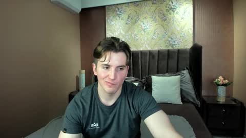 Snapshot of mark_yeti chatting on November 2025 09:30:01 AM Mark online show from November 2025 09:30:01 AM