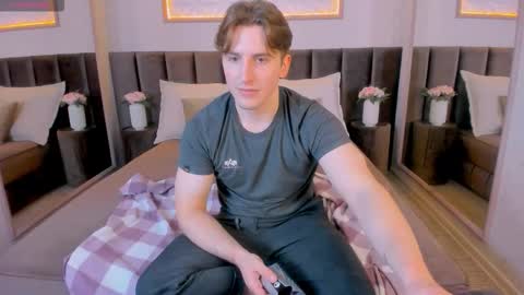 Snapshot of mark_yeti chatting on November 2025 12:38:01 PM Mark online show from November 2025 12:38:01 PM