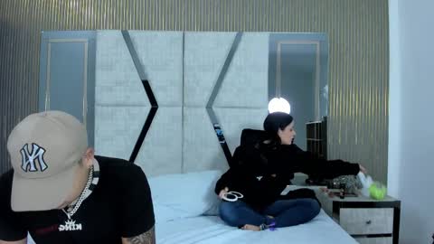 markandphilip  online show from November 2025 12:37:02 PM