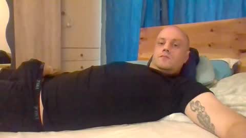 markus_7 online show from September 2025 01:15:02 PM