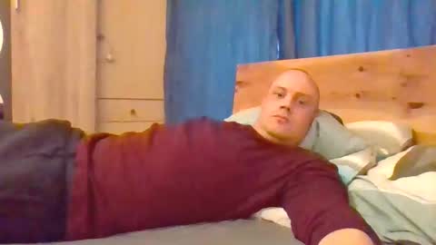 markus_7 online show from October 2025 03:20:01 PM