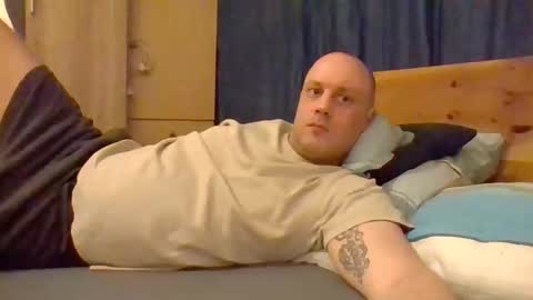 markus_7 online show from March 2026 09:18:02 PM