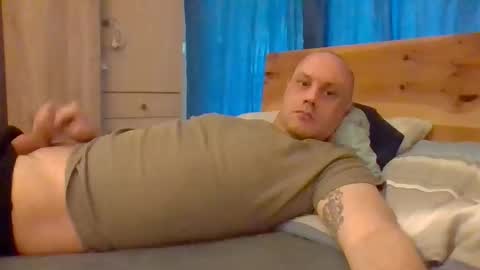 markus_7 online show from April 2026 03:50:01 PM