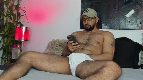 Snapshot of markus_latin chatting on December 2024 05:06:02 PM Markus latin online show from December 2024 05:06:02 PM