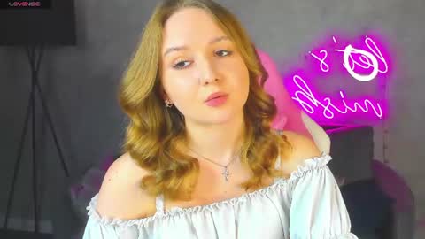 Snapshot of marlyn_owen chatting on June 2026 12:56:02 AM Emmaa online show from June 2026 12:56:02 AM