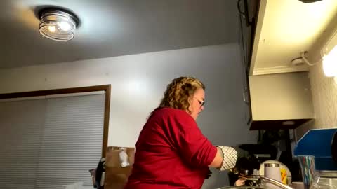 maroon_moon online show from February 2025 12:19:01 AM