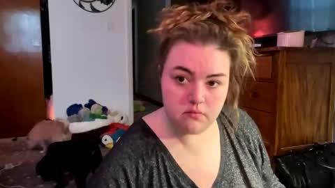 maroon_moon online show from February 2025 07:49:01 PM