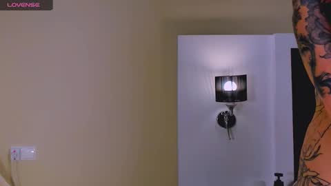 Mari online show from October 2025 06:22:02 AM