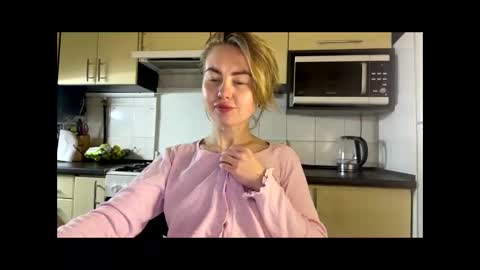 Marta online show from April 2026 09:10:02 PM