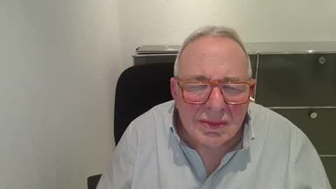 martin_1947 online show from November 2025 10:53:02 PM