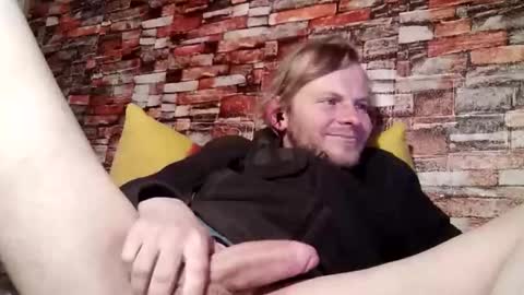 Snapshot of martin_777106841 chatting on October 2025 10:26:02 PM VG online show from October 2025 10:26:02 PM